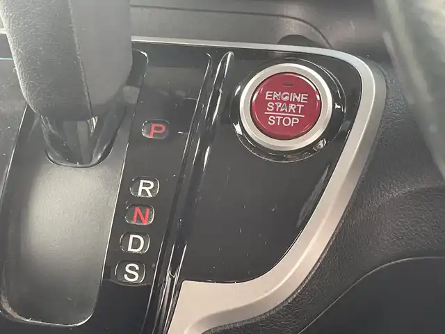 ホンダ Ｎ ＢＯＸ G ターボ SSパッケージ 千葉県 2014(平26)年 8.2万km ヒダマリアイボリーパール ナビＶＸＭ－１４５Ｃ　バックカメラ　両側パワースライドドア　ＣＴＢＡ　クルコン　シートヒーター　パドルシフト　ＥＴＣ　ＨＩＤ　オートライト　１４インチアルミホイール アイドリングストップ スマートキー