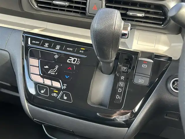 三菱 デリカミニ T プレミアム 群馬県 2023(令5)年 0.1千km 緑Ⅱ 4WD/ターボ車/社外SDナビ/（フルセグ/BluetoothAudio/HDMI）/e-アシスト/・衝突軽減ブレーキシステム/・踏み間違い衝突防止アシスト/・車線逸脱警報システム/・車線逸脱防止支援機能/・オートマチックハイビーム/・ふらつき警報/・前方衝突予測警報/・標識検知システム/・先行車発進通知/マイパイロット/デジタルインナーミラー/マルチアラウンドビューモニター/ハンズフリー両側パワースライドドア/LEDヘッドランプ/電動パーキングブレーキ/ブレーキオートホールド/ステアリングヒーター/プラズマクラスター付リアサーキュレーター/ロールサンシェード/保証書/取扱説明書