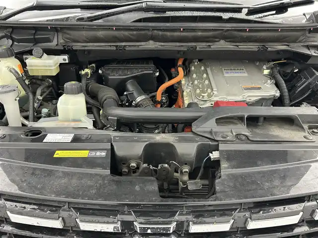 日産 セレナ 千葉県 2020(令2)年 6.2万km ブリリアントシルバー 禁煙車/エマージェンシーブレーキ/・インテリジェントパーキングアシスト/・プロパイロット/・車線逸脱警報システム/・ブラインドスポットモニタ/両側電動ドア/純正10インチメモリナビ/・型番：MM519D-L/・CD/DVD/Blu-ray/Bluetooth/フルセグTV/・ビルトインETC/・アラウンドビューモニター/革巻きステアリング/・ステアリングスイッチ/電子パーキング/・ブレーキホールド/左右独立エアコン/純正フロアマット/純正15インチAW/オートライト/・LEDヘッドライト/・LEDフォグランプ/プッシュスタート/・スマートキー/・スペアキー