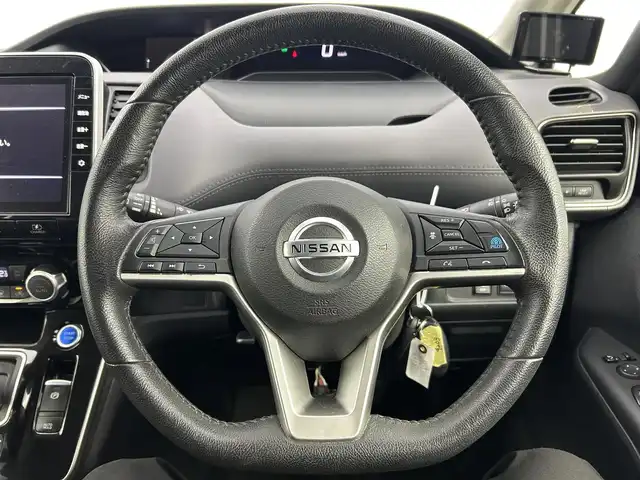 日産 セレナ 千葉県 2020(令2)年 6.2万km ブリリアントシルバー 禁煙車/エマージェンシーブレーキ/・インテリジェントパーキングアシスト/・プロパイロット/・車線逸脱警報システム/・ブラインドスポットモニタ/両側電動ドア/純正10インチメモリナビ/・型番：MM519D-L/・CD/DVD/Blu-ray/Bluetooth/フルセグTV/・ビルトインETC/・アラウンドビューモニター/革巻きステアリング/・ステアリングスイッチ/電子パーキング/・ブレーキホールド/左右独立エアコン/純正フロアマット/純正15インチAW/オートライト/・LEDヘッドライト/・LEDフォグランプ/プッシュスタート/・スマートキー/・スペアキー