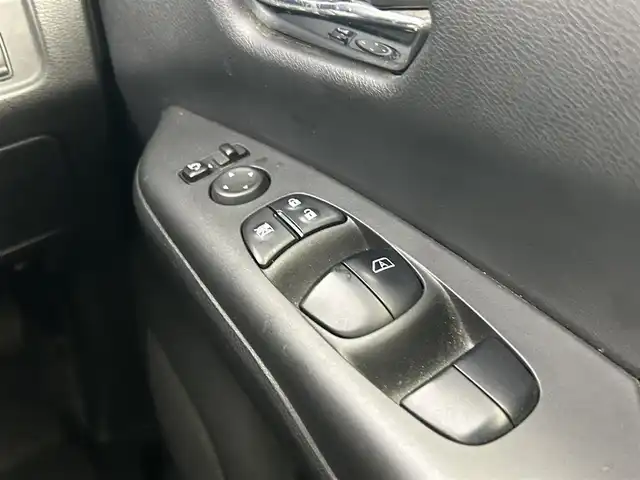 日産 セレナ 千葉県 2020(令2)年 6.2万km ブリリアントシルバー 禁煙車/エマージェンシーブレーキ/・インテリジェントパーキングアシスト/・プロパイロット/・車線逸脱警報システム/・ブラインドスポットモニタ/両側電動ドア/純正10インチメモリナビ/・型番：MM519D-L/・CD/DVD/Blu-ray/Bluetooth/フルセグTV/・ビルトインETC/・アラウンドビューモニター/革巻きステアリング/・ステアリングスイッチ/電子パーキング/・ブレーキホールド/左右独立エアコン/純正フロアマット/純正15インチAW/オートライト/・LEDヘッドライト/・LEDフォグランプ/プッシュスタート/・スマートキー/・スペアキー