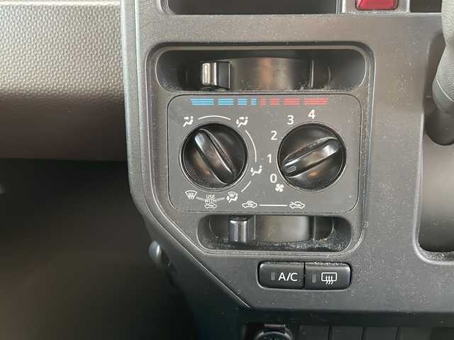 トヨタ ルーミー X 沖縄県 2016(平28)年 9.5万km ファインブルーマイカメタリック 純正ナビ/スマートキー/ＥＴＣ/片側パワースライド/電格ミラー/バイザー/リアロールサンシェード/横滑り防止装置/オートライト/Ｂｌｕｅｔｏｏｔｈ　/ＣＤ/ワンセグテレビ/アイドリングストップ/プッシュスタート/片側パワースライドドア