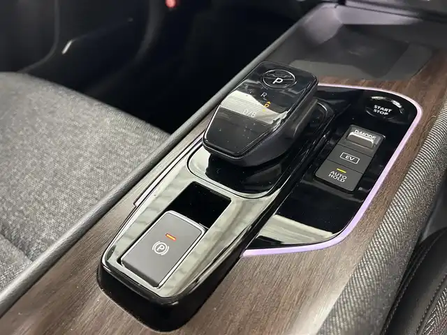 日産 オーラ G 佐賀県 2021(令3)年 6.5万km ガーネットレッド/スーパーブラック 2トーン 純正9インチナビ/フルセグTV/Bluetooth/androidauto/Applecarplay/全方位カメラ/BOSEプレミアムサウンド/BOSEスピーカー内蔵ヘッドレスト/デジタルインナールームミラー/衝突被害軽減システム/プロパイロット/レーダークルーズコントロール/レーンアシスト/ブラインドスポットモニター/ロードサインアシスト/クリアランスソナー/オートライト/オートマチックハイビーム/LEDヘッドライト/LEDフォグライト/電子パーキング/オートブレーキホールド/前方ドライブレコーダー/ハーフレザーシート/ISOFIX対応シート/置くだけ充電/純正フロアマット/純正17インチアルミホイール/スマートキー/プッシュスタート