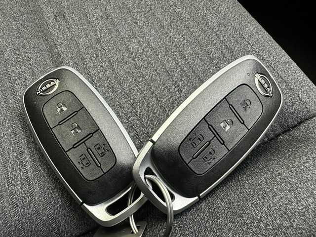 日産 セレナ e－パワー ハイウェイスター V 兵庫県 2025(令7)年 0.1千km パールⅡ 登録済み未使用/純正メモリナビ(Bluetooth/フルセグ/USB/HDMI)/全方位カメラ/両側パワースライドドア/プロパイロット/エマージェンシーブレーキ/ブラインドスポットモニター/ワイヤレス充電/インテリジェントルームミラー/純正前後ドライブレコーダー/ビルトインETC/純正16インチアルミホイール/オートライト/オートマチックハイビーム/LEDヘッドライト/LEDフォグライト/コーナーセンサー/スペアキー