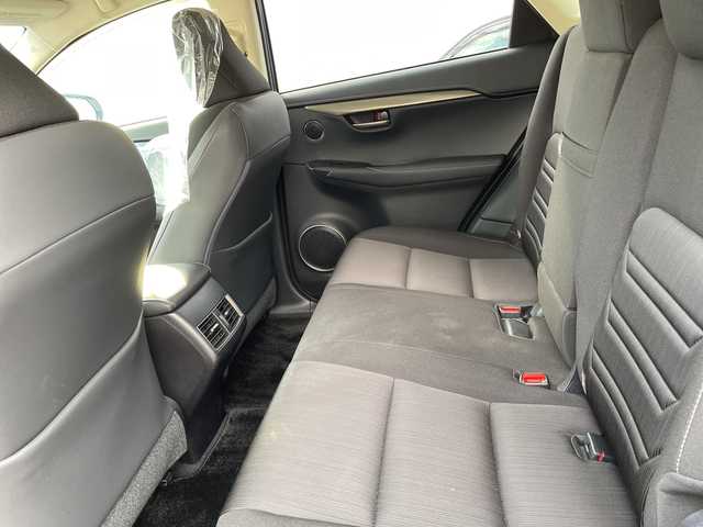 レクサス ＮＸ 200t 石川県 2015(平27)年 5.5万km ソニッククォーツ 純正ナビ　フルセグＴＶ　全方位カメラ　クルーズコントロール　パワーバックドア　レーダーブレーキ　純正アルミホイール　スマートキー　ＢＳＭ　電動ミラー　パワーシート　ＬＥＤヘッドライト