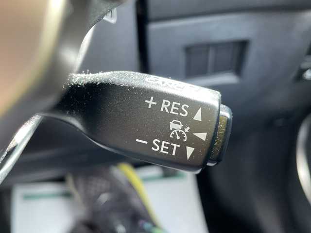 レクサス ＮＸ 200t 石川県 2015(平27)年 5.5万km ソニッククォーツ 純正ナビ　フルセグＴＶ　全方位カメラ　クルーズコントロール　パワーバックドア　レーダーブレーキ　純正アルミホイール　スマートキー　ＢＳＭ　電動ミラー　パワーシート　ＬＥＤヘッドライト