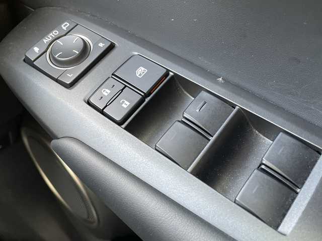 レクサス ＮＸ 200t 石川県 2015(平27)年 5.5万km ソニッククォーツ 純正ナビ　フルセグＴＶ　全方位カメラ　クルーズコントロール　パワーバックドア　レーダーブレーキ　純正アルミホイール　スマートキー　ＢＳＭ　電動ミラー　パワーシート　ＬＥＤヘッドライト