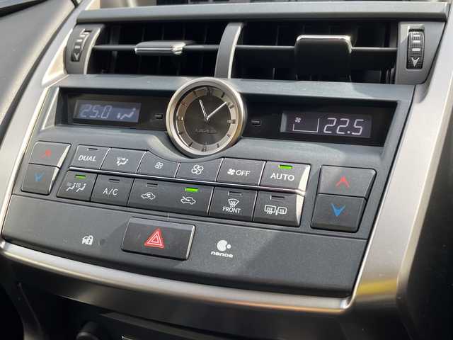 レクサス ＮＸ 200t 石川県 2015(平27)年 5.5万km ソニッククォーツ 純正ナビ　フルセグＴＶ　全方位カメラ　クルーズコントロール　パワーバックドア　レーダーブレーキ　純正アルミホイール　スマートキー　ＢＳＭ　電動ミラー　パワーシート　ＬＥＤヘッドライト