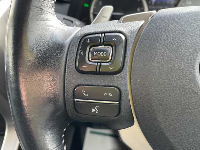 レクサス ＮＸ 200t 石川県 2015(平27)年 5.5万km ソニッククォーツ 純正ナビ　フルセグＴＶ　全方位カメラ　クルーズコントロール　パワーバックドア　レーダーブレーキ　純正アルミホイール　スマートキー　ＢＳＭ　電動ミラー　パワーシート　ＬＥＤヘッドライト