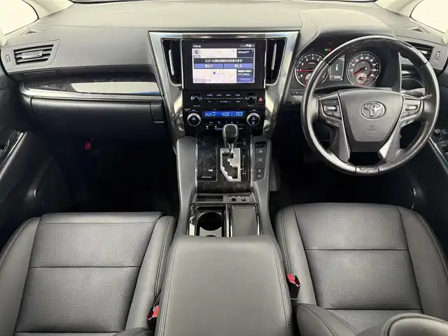 トヨタ アルファード S Cパッケージ 愛知県 2020(令2)年 2.4万km ホワイトパールクリスタルシャイン ９インチ純正ディスプレイオーディオ　/フリップダウンモニター　/バックカメラ　/ＤＶＤデッキ　/ブラックレザーシート　/シートヒーター／ベンチレーション　/メモリー付きパワーシート　/レーダークルーズ　/ステアヒーター　/電子パーキング/オートホールド/LEDライト/フォグランプ