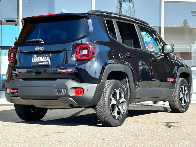 クライスラー・ジープ ジープ レネゲード 富山県 2021(令3)年 1.9万km 黒 純正メモリナビ/Bluetooth接続/フルセグTV/AM/FMラジオ/ドラレコ/バックカメラ/４WD/ETC2.0/車線逸脱防止/アイドリングストップ/ダウンヒルアシスト/横滑り防止