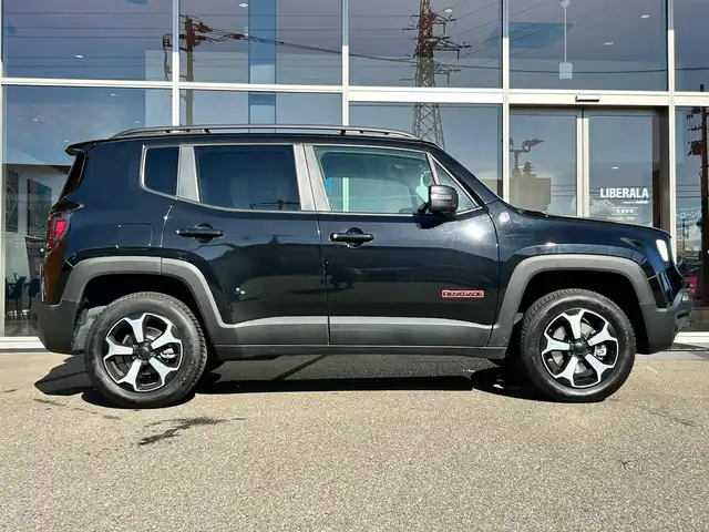 クライスラー・ジープ ジープ レネゲード 富山県 2021(令3)年 1.9万km 黒 純正メモリナビ/Bluetooth接続/フルセグTV/AM/FMラジオ/ドラレコ/バックカメラ/４WD/ETC2.0/車線逸脱防止/アイドリングストップ/ダウンヒルアシスト/横滑り防止