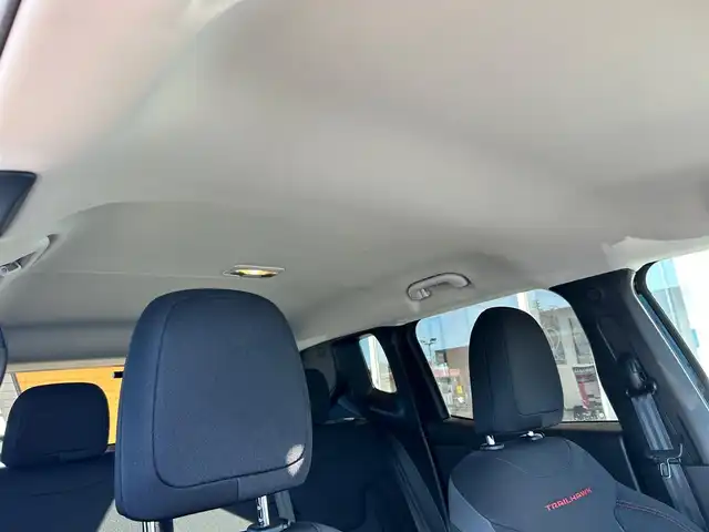 クライスラー・ジープ ジープ レネゲード 富山県 2021(令3)年 1.9万km 黒 純正メモリナビ/Bluetooth接続/フルセグTV/AM/FMラジオ/ドラレコ/バックカメラ/４WD/ETC2.0/車線逸脱防止/アイドリングストップ/ダウンヒルアシスト/横滑り防止