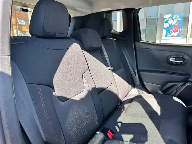 クライスラー・ジープ ジープ レネゲード 富山県 2021(令3)年 1.9万km 黒 純正メモリナビ/Bluetooth接続/フルセグTV/AM/FMラジオ/ドラレコ/バックカメラ/４WD/ETC2.0/車線逸脱防止/アイドリングストップ/ダウンヒルアシスト/横滑り防止