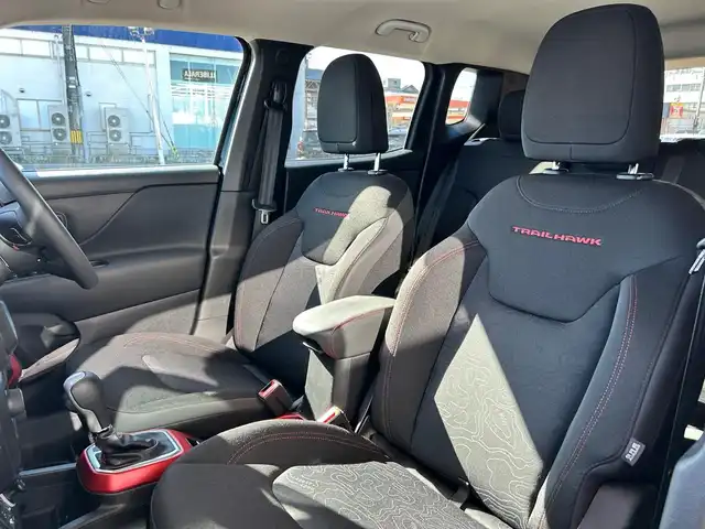 クライスラー・ジープ ジープ レネゲード 富山県 2021(令3)年 1.9万km 黒 純正メモリナビ/Bluetooth接続/フルセグTV/AM/FMラジオ/ドラレコ/バックカメラ/４WD/ETC2.0/車線逸脱防止/アイドリングストップ/ダウンヒルアシスト/横滑り防止