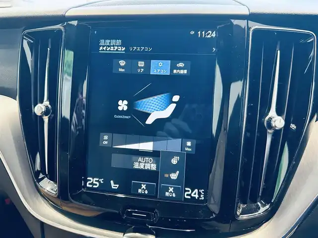 ボルボ ＸＣ６０ D4 AWD モーメンタム 大阪府 2020(令2)年 5.5万km グレー 純正ナビ/TV/360度カメラ/applecarplay/ACC/BLIS/純正18インチAW/LEDヘッドライト/電動リアゲート/クリアランスソナー/自動駐車/ベージュ革/パワーシート/Dシートメモリ/シートヒーター/ステアリングヒーター/スマートキー