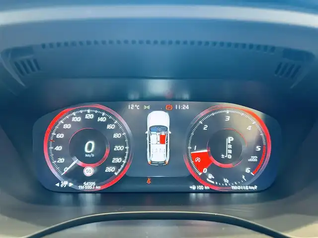 ボルボ ＸＣ６０ D4 AWD モーメンタム 大阪府 2020(令2)年 5.5万km グレー 純正ナビ/TV/360度カメラ/applecarplay/ACC/BLIS/純正18インチAW/LEDヘッドライト/電動リアゲート/クリアランスソナー/自動駐車/ベージュ革/パワーシート/Dシートメモリ/シートヒーター/ステアリングヒーター/スマートキー