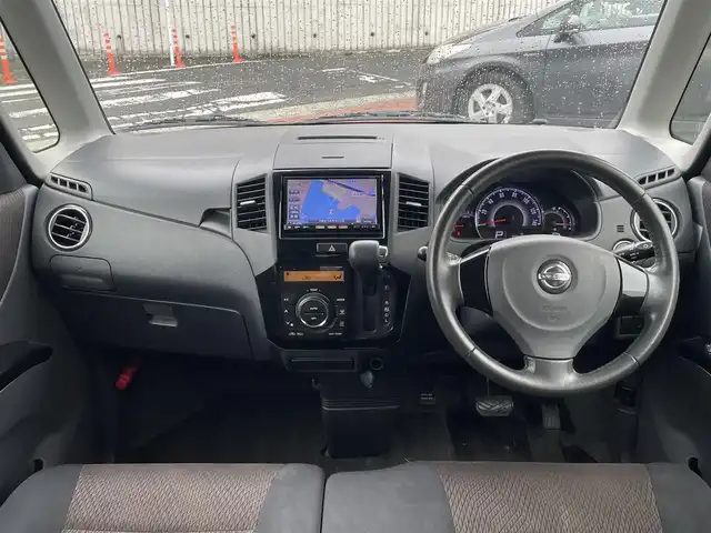 日産 ルークス ハイウェイスター ターボ 福岡県 2012(平24)年 9万km ルナグレー (株)IDOMが運営する【じしゃロン八幡西店】の自社ローン専用車両になります。こちらは現金またはオートローンご利用時の価格です。自社ローンご希望の方は別途その旨お申付け下さい/社外ナビ【MP111-A】/(Bluetooth/CD/ワンセグTV)/両側電動スライドドア/エンジンプッシュスタート/純正フロアマット/ベンチシート/純正エアロ(サイド/リア)/純正14インチアルミホイール/スマートキー