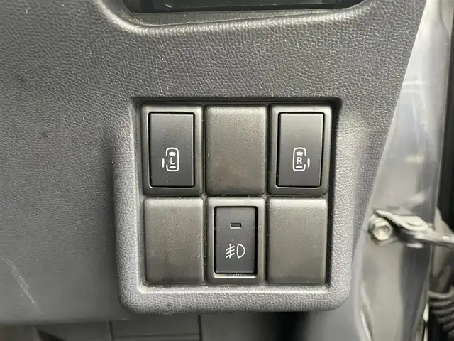 日産 ルークス ハイウェイスター ターボ 福岡県 2012(平24)年 9万km ルナグレー (株)IDOMが運営する【じしゃロン八幡西店】の自社ローン専用車両になります。こちらは現金またはオートローンご利用時の価格です。自社ローンご希望の方は別途その旨お申付け下さい/社外ナビ【MP111-A】/(Bluetooth/CD/ワンセグTV)/両側電動スライドドア/エンジンプッシュスタート/純正フロアマット/ベンチシート/純正エアロ(サイド/リア)/純正14インチアルミホイール/スマートキー