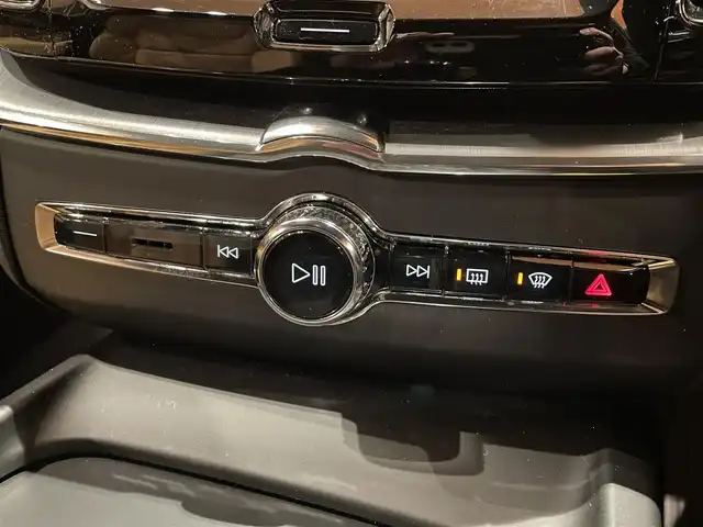 ボルボ ＸＣ６０ D4 AWD モーメンタム 道央・札幌 2018(平30)年 1.9万km オニキスブラックP インテリセーフ/　・ACC/　・LKA/　・CTA/　・BLIS/　・LCMA/　・パイロットアシスト/　・360°カメラ/　・パークアシストパイロット/純正ナビ/フルセグTV/本革シート/シートヒーター/電動フロントシート/LEDヘッドライト/パワーテールゲート/純正ドラレコ