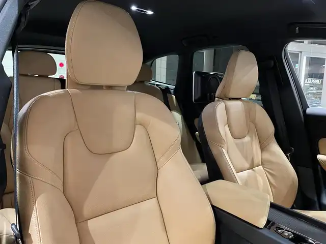 ボルボ ＸＣ６０ D4 AWD モーメンタム 道央・札幌 2018(平30)年 1.9万km オニキスブラックP インテリセーフ/　・ACC/　・LKA/　・CTA/　・BLIS/　・LCMA/　・パイロットアシスト/　・360°カメラ/　・パークアシストパイロット/純正ナビ/フルセグTV/本革シート/シートヒーター/電動フロントシート/LEDヘッドライト/パワーテールゲート/純正ドラレコ