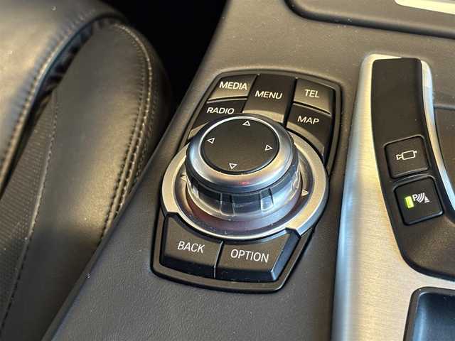 ＢＭＷ Ｍ５ 宮城県 2013(平25)年 4.6万km アルピンホワイトⅢ サンルーフ/ヘッドアップディスプレイ/iDriveナビゲーションシステム/フルセグTV/トップビューカメラ/ブラックレザーシート/シートベンチレーション/シートヒーター/パワーシート/4ゾーンエアコン/20インチAW/キセノンヘッドライト/コンフォートアクセス/パワートランク/パドルシフト