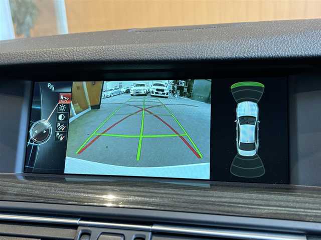 ＢＭＷ Ｍ５ 宮城県 2013(平25)年 4.6万km アルピンホワイトⅢ サンルーフ/ヘッドアップディスプレイ/iDriveナビゲーションシステム/フルセグTV/トップビューカメラ/ブラックレザーシート/シートベンチレーション/シートヒーター/パワーシート/4ゾーンエアコン/20インチAW/キセノンヘッドライト/コンフォートアクセス/パワートランク/パドルシフト