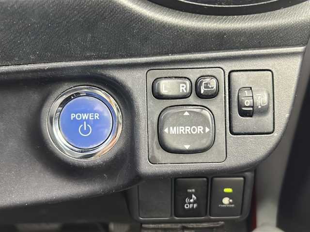トヨタ アクア S 愛知県 2013(平25)年 15.4万km スーパーレッドⅤ 純正ナビ【NHZD-W62G】/TVチューナー有/CD/DVD/Bluetooth/USB/VTR/HDD/DN席シートヒーター/バックカメラ/ステアリングリモコン/ECOMODE/EVMODE/ETC/フロアマット/オートライト/スマートキー/取扱説明書/ナビ取説/保証書