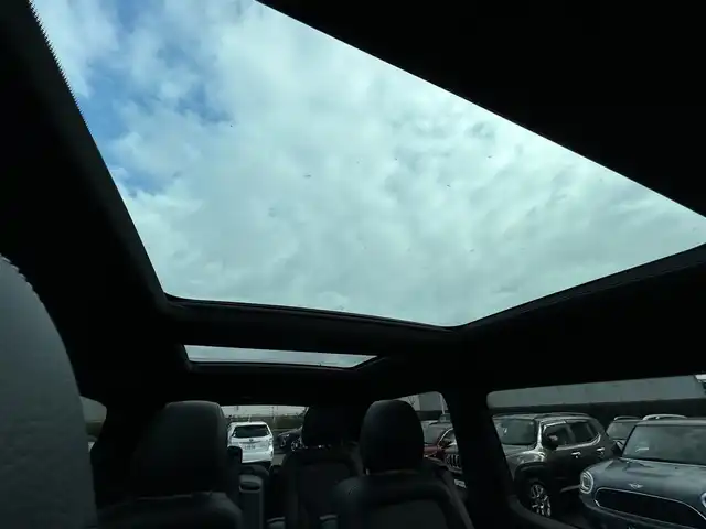 メルセデス・ベンツ Ｖ２２０ d スポーツ ロング 滋賀県 2019(令1)年 2.9万km オブシディアンブラックM パノラミックスライディングルーフ/レーダーセーフティパッケージ/ACC/BSM/LKA/AMGライン/黒革シート/・前席メモリ付きパワーシート/・前席シートヒーター/純正ナビ/（CD/DVD/フルセグ/BT）/アラウンドビューモニター/ブルメスターサウンドシステム/両側パワースライドドア/純正19インチAW