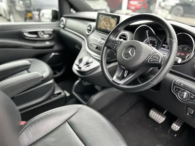 メルセデス・ベンツ Ｖ２２０ d スポーツ ロング 滋賀県 2019(令1)年 2.9万km オブシディアンブラックM パノラミックスライディングルーフ/レーダーセーフティパッケージ/ACC/BSM/LKA/AMGライン/黒革シート/・前席メモリ付きパワーシート/・前席シートヒーター/純正ナビ/（CD/DVD/フルセグ/BT）/アラウンドビューモニター/ブルメスターサウンドシステム/両側パワースライドドア/純正19インチAW