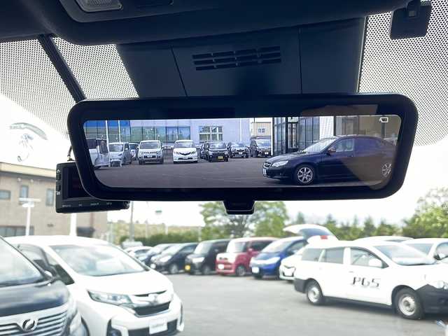 トヨタ ヴォクシー S－Z 青森県 2023(令5)年 2.2万km 黒 ・ワンオーナー/・４WD/・純正ディスプレイオーディオ/・AM/FM/Bluetooth/HDMI/・両側パワースライドドア/・アラウンドビューモニター/・D＋N席シートヒーター/・追従型クルーズコントロール/・オートライト/・オートハイビーム/・ステアリングリモコン/・寒冷地仕様/・横滑り抑制装置/・前後コーナーセンサー/・衝突軽減ブレーキ/・ブレーキHOLD/・プッシュスタート/・ビルトインETC/・純正フロアマット/・前後ドライブレコーダー/・7人乗り/・純正AW16インチ