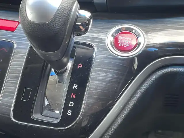 ホンダ オデッセイ アブソルート 長野県 2014(平26)年 11.2万km クリスタルブラックパール (株)IDOMが運営する【じしゃロン長野店】の自社ローン専用車両になります。こちらは現金またはオートローンご利用時の価格です。自社ローンご希望の方は別途その旨お申付け下さい/純正ナビ/Bluetooth/バックカメラ/ETC/フルセグテレビ/HDMI/社外ドライブレコーダー前方/両側パワースライド/パドルシフト/純正フロアマット/純正アルミホイール/横滑り防止装置/シティブレーキアシスト/LEDヘッドライト/オートライト