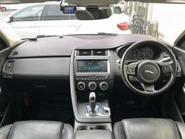 ジャガー Ｅペース S 180PS 兵庫県 2018(平30)年 8.5万km グレイシャーホワイト 純正メーカーナビ/　Bluetooth・USB・SD/フルセグTV（走行中視聴可能）/４WD/アラウンドビューモニター/ETC2.0/MICRO　SIM/ドライブレコーダー　DRV-MR740/アイドリングストップ/パーキングアシスト/オールサーフェイス・プログレス・コントロール/クルーズコントロール/オートライト/オートマチックハイビーム/シートヒータ　D+N席/パワーシート　D+N席/コーナーセンサー前後/レーンキープアシスト/横滑り防止装置/衝突被害軽減システム/盗難防止装置/スペアキー×１/保証書/取扱説明書