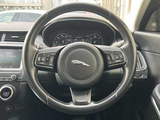 ジャガー Ｅペース S 180PS 兵庫県 2018(平30)年 8.5万km グレイシャーホワイト 純正メーカーナビ/　Bluetooth・USB・SD/フルセグTV（走行中視聴可能）/４WD/アラウンドビューモニター/ETC2.0/MICRO　SIM/ドライブレコーダー　DRV-MR740/アイドリングストップ/パーキングアシスト/オールサーフェイス・プログレス・コントロール/クルーズコントロール/オートライト/オートマチックハイビーム/シートヒータ　D+N席/パワーシート　D+N席/コーナーセンサー前後/レーンキープアシスト/横滑り防止装置/衝突被害軽減システム/盗難防止装置/スペアキー×１/保証書/取扱説明書