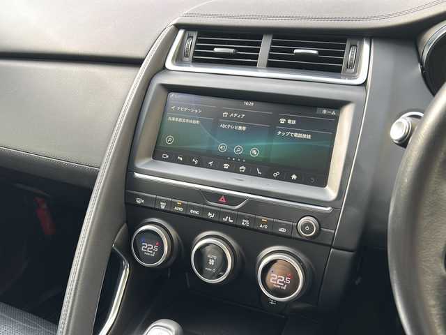 ジャガー Ｅペース S 180PS 兵庫県 2018(平30)年 8.5万km グレイシャーホワイト 純正メーカーナビ/　Bluetooth・USB・SD/フルセグTV（走行中視聴可能）/４WD/アラウンドビューモニター/ETC2.0/MICRO　SIM/ドライブレコーダー　DRV-MR740/アイドリングストップ/パーキングアシスト/オールサーフェイス・プログレス・コントロール/クルーズコントロール/オートライト/オートマチックハイビーム/シートヒータ　D+N席/パワーシート　D+N席/コーナーセンサー前後/レーンキープアシスト/横滑り防止装置/衝突被害軽減システム/盗難防止装置/スペアキー×１/保証書/取扱説明書