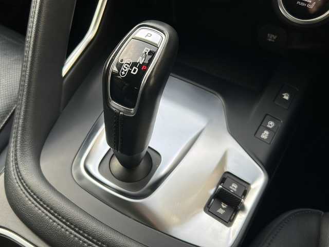 ジャガー Ｅペース S 180PS 兵庫県 2018(平30)年 8.5万km グレイシャーホワイト 純正メーカーナビ/　Bluetooth・USB・SD/フルセグTV（走行中視聴可能）/４WD/アラウンドビューモニター/ETC2.0/MICRO　SIM/ドライブレコーダー　DRV-MR740/アイドリングストップ/パーキングアシスト/オールサーフェイス・プログレス・コントロール/クルーズコントロール/オートライト/オートマチックハイビーム/シートヒータ　D+N席/パワーシート　D+N席/コーナーセンサー前後/レーンキープアシスト/横滑り防止装置/衝突被害軽減システム/盗難防止装置/スペアキー×１/保証書/取扱説明書