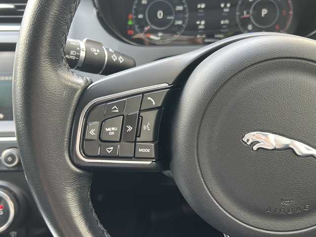 ジャガー Ｅペース S 180PS 兵庫県 2018(平30)年 8.5万km グレイシャーホワイト 純正メーカーナビ/　Bluetooth・USB・SD/フルセグTV（走行中視聴可能）/４WD/アラウンドビューモニター/ETC2.0/MICRO　SIM/ドライブレコーダー　DRV-MR740/アイドリングストップ/パーキングアシスト/オールサーフェイス・プログレス・コントロール/クルーズコントロール/オートライト/オートマチックハイビーム/シートヒータ　D+N席/パワーシート　D+N席/コーナーセンサー前後/レーンキープアシスト/横滑り防止装置/衝突被害軽減システム/盗難防止装置/スペアキー×１/保証書/取扱説明書