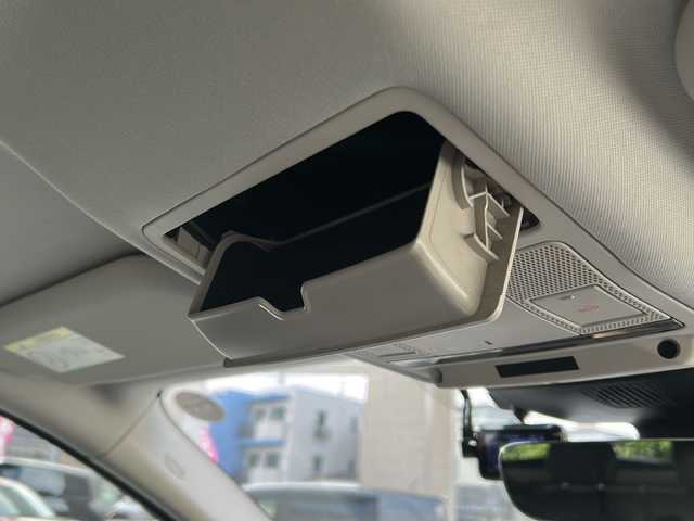 ジャガー Ｅペース S 180PS 兵庫県 2018(平30)年 8.5万km グレイシャーホワイト 純正メーカーナビ/　Bluetooth・USB・SD/フルセグTV（走行中視聴可能）/４WD/アラウンドビューモニター/ETC2.0/MICRO　SIM/ドライブレコーダー　DRV-MR740/アイドリングストップ/パーキングアシスト/オールサーフェイス・プログレス・コントロール/クルーズコントロール/オートライト/オートマチックハイビーム/シートヒータ　D+N席/パワーシート　D+N席/コーナーセンサー前後/レーンキープアシスト/横滑り防止装置/衝突被害軽減システム/盗難防止装置/スペアキー×１/保証書/取扱説明書