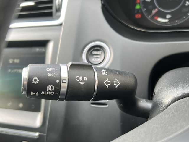 ジャガー Ｅペース S 180PS 兵庫県 2018(平30)年 8.5万km グレイシャーホワイト 純正メーカーナビ/　Bluetooth・USB・SD/フルセグTV（走行中視聴可能）/４WD/アラウンドビューモニター/ETC2.0/MICRO　SIM/ドライブレコーダー　DRV-MR740/アイドリングストップ/パーキングアシスト/オールサーフェイス・プログレス・コントロール/クルーズコントロール/オートライト/オートマチックハイビーム/シートヒータ　D+N席/パワーシート　D+N席/コーナーセンサー前後/レーンキープアシスト/横滑り防止装置/衝突被害軽減システム/盗難防止装置/スペアキー×１/保証書/取扱説明書