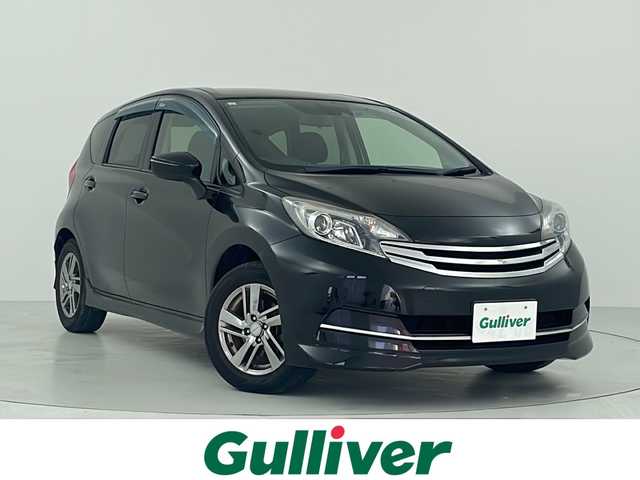 日産 ノート ライダー Vセレ +セーフ 大阪府 2015(平27)年 5.6万km スーパーブラック プリクラッシュセーフティ/レーンディパーチャーアラート/Panasonic製ナビ　/　　 TV/CD/DVD/BT/バックカメラ/LEDヘッドライト/オートライト/純正15インチアルミホイール/純正フロアマット/電動格納ミラー　/エンジンプッシュスタート　/ETC/スマートキー