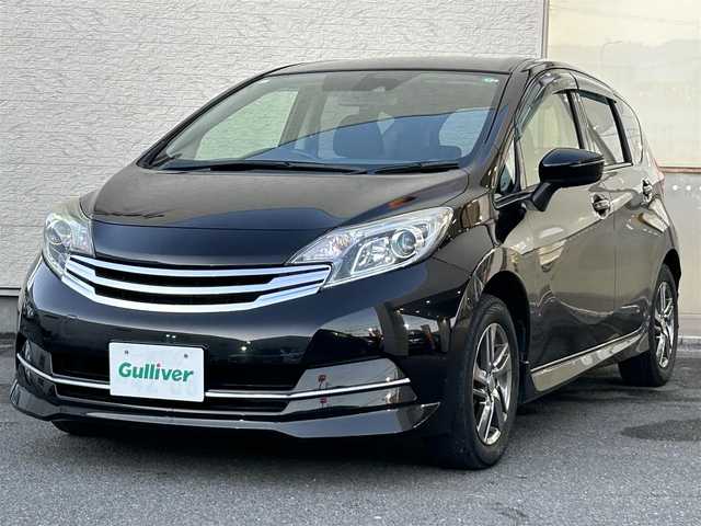 日産 ノート ライダー Vセレ +セーフ 大阪府 2015(平27)年 5.6万km スーパーブラック 社外ナビ フルセグTV CD DVD BT BD/バックカメラ/ETC/LEDオートヘッドライト/衝突被害軽減ブレーキ/レーンアシスト/横滑り防止/純正アルミホイール/革巻きステアリング/オートエアコン/スマートキー/プッシュエンジンスタート/保証書 取説/禁煙車