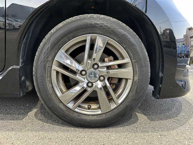 日産 ノート ライダー Vセレ +セーフ 大阪府 2015(平27)年 5.6万km スーパーブラック 社外ナビ フルセグTV CD DVD BT BD/バックカメラ/ETC/LEDオートヘッドライト/衝突被害軽減ブレーキ/レーンアシスト/横滑り防止/純正アルミホイール/革巻きステアリング/オートエアコン/スマートキー/プッシュエンジンスタート/保証書 取説/禁煙車