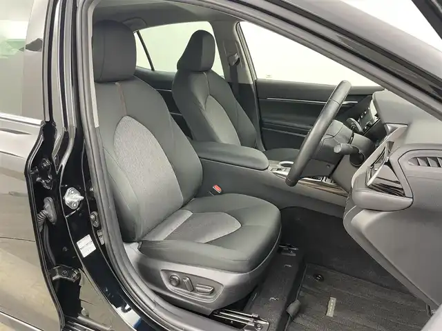 トヨタ カムリ G 岡山県 2021(令3)年 3.6万km アティチュードブラックマイカ 純正ナビ/（Bluetooth/フルセグTV/USB接続）/衝突軽減ブレーキ/レーダークルーズコントロール/ビルトインＥＴＣ/ＬＥＤヘッドライト/オートホールド/バックカメラ　/ブラインドスポットモニター/パワーシート/コーナーセンサー/ステアリングスイッチ/スマートキー×2
