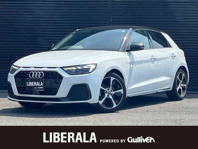 アウディ Ａ１ SB 35TFSI アドバンスド 静岡県 2019(令1)年 2.9万km グレイシアホワイトメタリック デビューパッケージ/・コントラストルーフ/・コントラストパッケージ （ブラック）/・サイドシル ブラック /・アルミホイール 5スポークデザイン/ナビゲーションパッケージ/・MMI ナビゲーションシステム/ ・バーチャルコックピット/コンビニエンスパッケージ/・アドバンストキー /・リヤビューカメラ /・アウディパーキングシステム /・デラックスオートマチックエアコンディショナー /・シートヒーター（フロント）/クルーズコントロール/Audiプレセンス/前方ドラレコ/ETC2/0/純正17インチアルミホイール