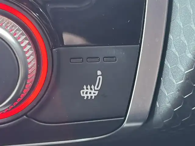 アウディ Ａ１ SB 35TFSI アドバンスド 静岡県 2019(令1)年 2.9万km グレイシアホワイトメタリック デビューパッケージ/・コントラストルーフ/・コントラストパッケージ （ブラック）/・サイドシル ブラック /・アルミホイール 5スポークデザイン/ナビゲーションパッケージ/・MMI ナビゲーションシステム/ ・バーチャルコックピット/コンビニエンスパッケージ/・アドバンストキー /・リヤビューカメラ /・アウディパーキングシステム /・デラックスオートマチックエアコンディショナー /・シートヒーター（フロント）/クルーズコントロール/Audiプレセンス/前方ドラレコ/ETC2/0/純正17インチアルミホイール