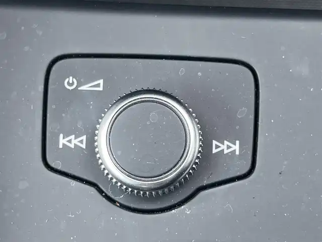 アウディ Ａ１ SB 35TFSI アドバンスド 静岡県 2019(令1)年 2.9万km グレイシアホワイトメタリック デビューパッケージ/・コントラストルーフ/・コントラストパッケージ （ブラック）/・サイドシル ブラック /・アルミホイール 5スポークデザイン/ナビゲーションパッケージ/・MMI ナビゲーションシステム/ ・バーチャルコックピット/コンビニエンスパッケージ/・アドバンストキー /・リヤビューカメラ /・アウディパーキングシステム /・デラックスオートマチックエアコンディショナー /・シートヒーター（フロント）/クルーズコントロール/Audiプレセンス/前方ドラレコ/ETC2/0/純正17インチアルミホイール