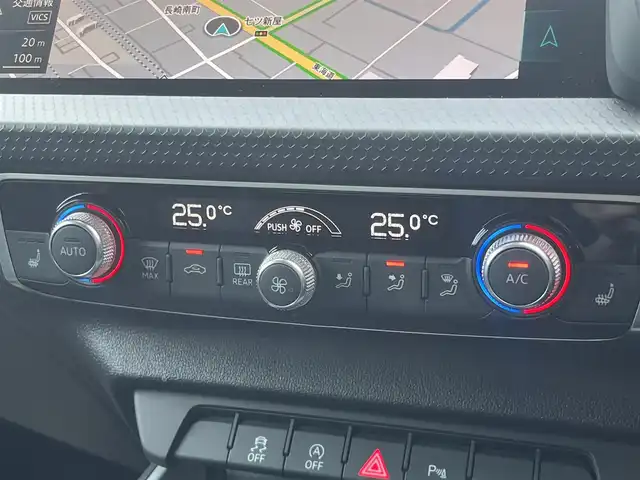 アウディ Ａ１ SB 35TFSI アドバンスド 静岡県 2019(令1)年 2.9万km グレイシアホワイトメタリック デビューパッケージ/・コントラストルーフ/・コントラストパッケージ （ブラック）/・サイドシル ブラック /・アルミホイール 5スポークデザイン/ナビゲーションパッケージ/・MMI ナビゲーションシステム/ ・バーチャルコックピット/コンビニエンスパッケージ/・アドバンストキー /・リヤビューカメラ /・アウディパーキングシステム /・デラックスオートマチックエアコンディショナー /・シートヒーター（フロント）/クルーズコントロール/Audiプレセンス/前方ドラレコ/ETC2/0/純正17インチアルミホイール