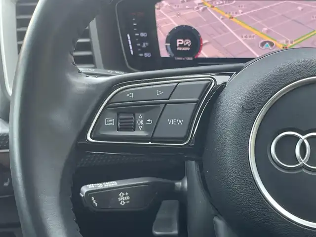 アウディ Ａ１ SB 35TFSI アドバンスド 静岡県 2019(令1)年 2.9万km グレイシアホワイトメタリック デビューパッケージ/・コントラストルーフ/・コントラストパッケージ （ブラック）/・サイドシル ブラック /・アルミホイール 5スポークデザイン/ナビゲーションパッケージ/・MMI ナビゲーションシステム/ ・バーチャルコックピット/コンビニエンスパッケージ/・アドバンストキー /・リヤビューカメラ /・アウディパーキングシステム /・デラックスオートマチックエアコンディショナー /・シートヒーター（フロント）/クルーズコントロール/Audiプレセンス/前方ドラレコ/ETC2/0/純正17インチアルミホイール