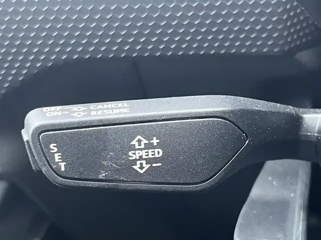 アウディ Ａ１ SB 35TFSI アドバンスド 静岡県 2019(令1)年 2.9万km グレイシアホワイトメタリック デビューパッケージ/・コントラストルーフ/・コントラストパッケージ （ブラック）/・サイドシル ブラック /・アルミホイール 5スポークデザイン/ナビゲーションパッケージ/・MMI ナビゲーションシステム/ ・バーチャルコックピット/コンビニエンスパッケージ/・アドバンストキー /・リヤビューカメラ /・アウディパーキングシステム /・デラックスオートマチックエアコンディショナー /・シートヒーター（フロント）/クルーズコントロール/Audiプレセンス/前方ドラレコ/ETC2/0/純正17インチアルミホイール
