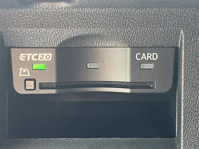 アウディ Ａ１ SB 35TFSI アドバンスド 静岡県 2019(令1)年 2.9万km グレイシアホワイトメタリック デビューパッケージ/・コントラストルーフ/・コントラストパッケージ （ブラック）/・サイドシル ブラック /・アルミホイール 5スポークデザイン/ナビゲーションパッケージ/・MMI ナビゲーションシステム/ ・バーチャルコックピット/コンビニエンスパッケージ/・アドバンストキー /・リヤビューカメラ /・アウディパーキングシステム /・デラックスオートマチックエアコンディショナー /・シートヒーター（フロント）/クルーズコントロール/Audiプレセンス/前方ドラレコ/ETC2/0/純正17インチアルミホイール